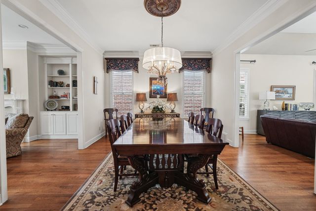 8010 WILLOW BROOK RD, Germantown, TN 38138