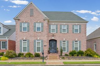 8010 WILLOW BROOK RD, Germantown, TN 38138