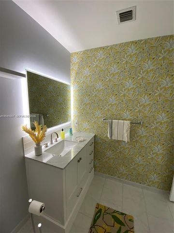 133 NE 2nd Avenue 915, Miami, FL 33132