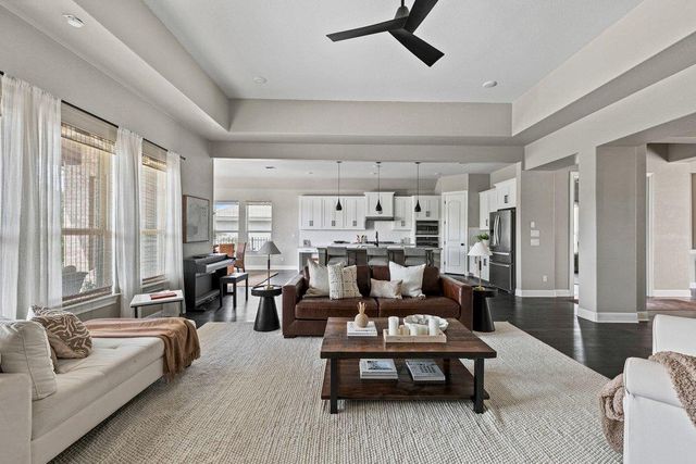 350 Jacksdaw DR, Austin, TX 78737