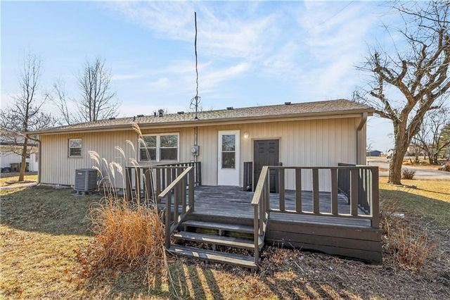 1407 W Main Terrace, Savannah, MO 64485