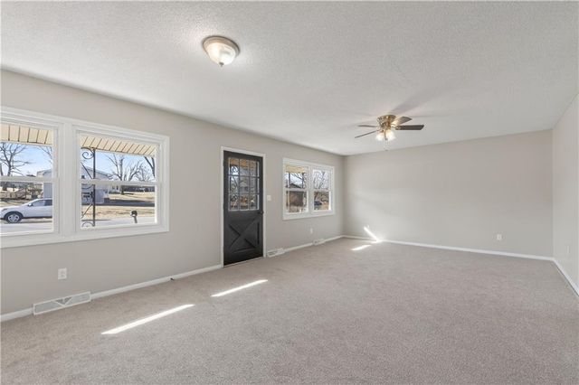 1407 W Main Terrace, Savannah, MO 64485