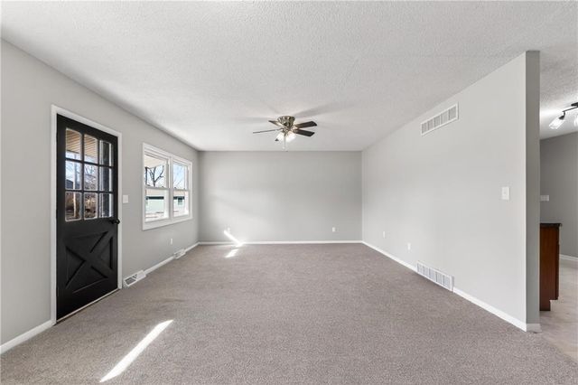 1407 W Main Terrace, Savannah, MO 64485