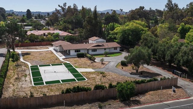16716 Martincoit Rd, Poway, CA 92064