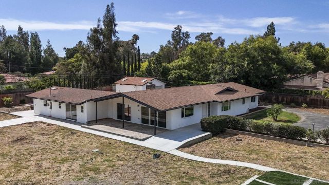 16716 Martincoit Rd, Poway, CA 92064