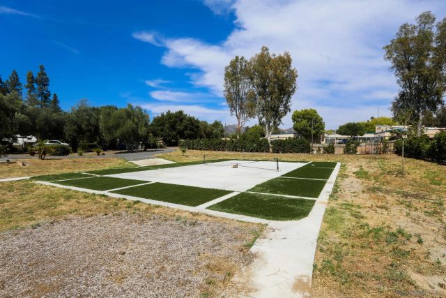 16716 Martincoit Rd, Poway, CA 92064
