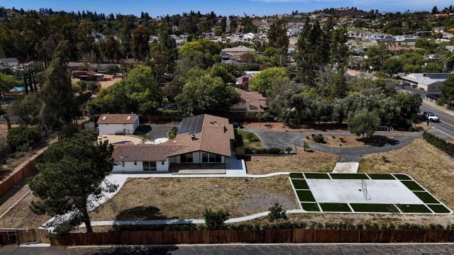 16716 Martincoit Rd, Poway, CA 92064