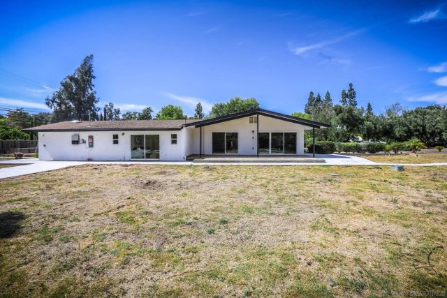 16716 Martincoit Rd, Poway, CA 92064