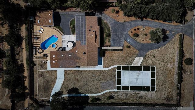 16716 Martincoit Rd, Poway, CA 92064