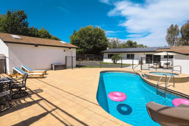 16716 Martincoit Rd, Poway, CA 92064