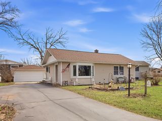 10004 W Nippersink Drive, Richmond, IL 60071