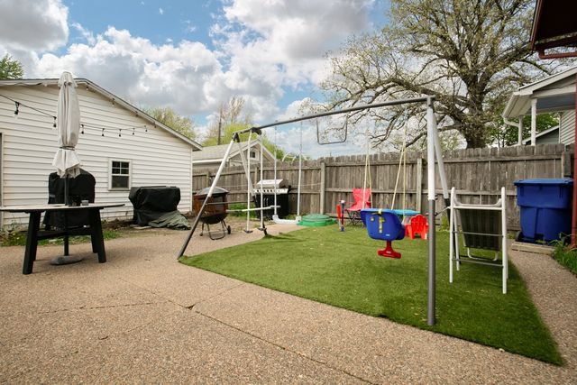 937 25th Street, Moline, IL 61265