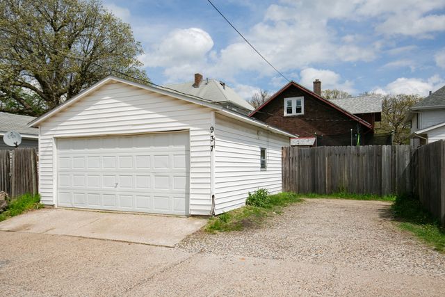 937 25th Street, Moline, IL 61265