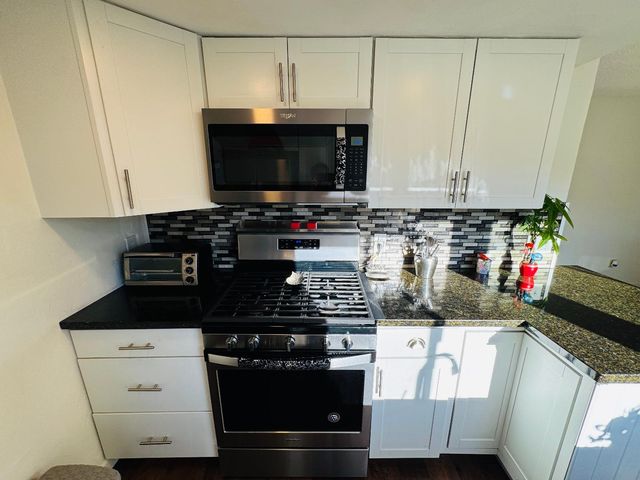 3137 Seacrest Avenue 5, Marina, CA 93933