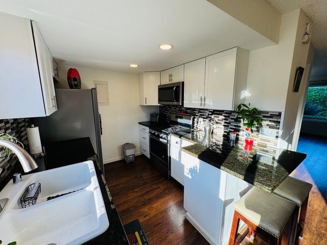 3137 Seacrest Avenue 5, Marina, CA 93933