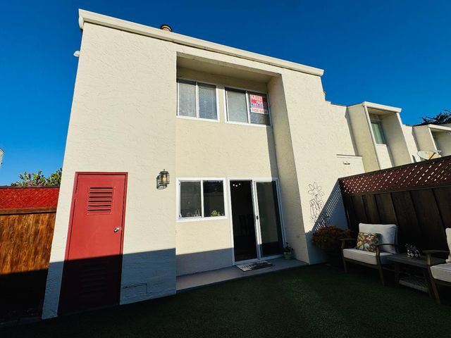 3137 Seacrest Avenue 5, Marina, CA 93933