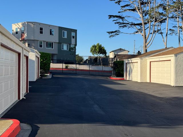 3137 Seacrest Avenue 5, Marina, CA 93933