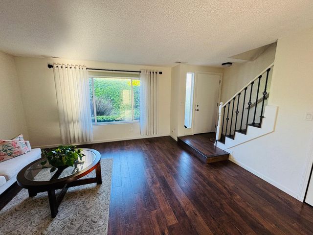 3137 Seacrest Avenue 5, Marina, CA 93933