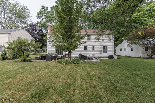 2743 W Asplin Drive, Rocky River, OH 44116