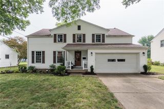 2743 W Asplin Drive, Rocky River, OH 44116