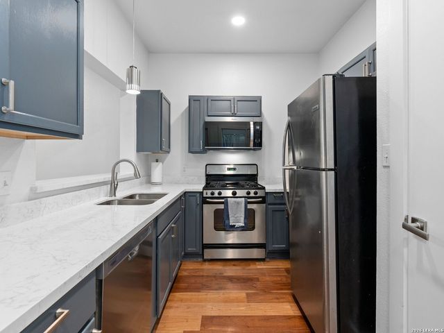 400 E Guenther St Unit 1102, San Antonio, TX 78210