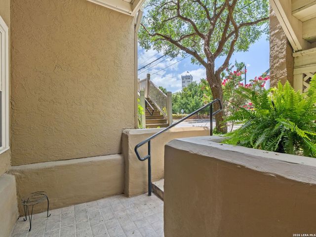 400 E Guenther St Unit 1102, San Antonio, TX 78210