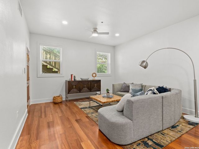 400 E Guenther St Unit 1102, San Antonio, TX 78210