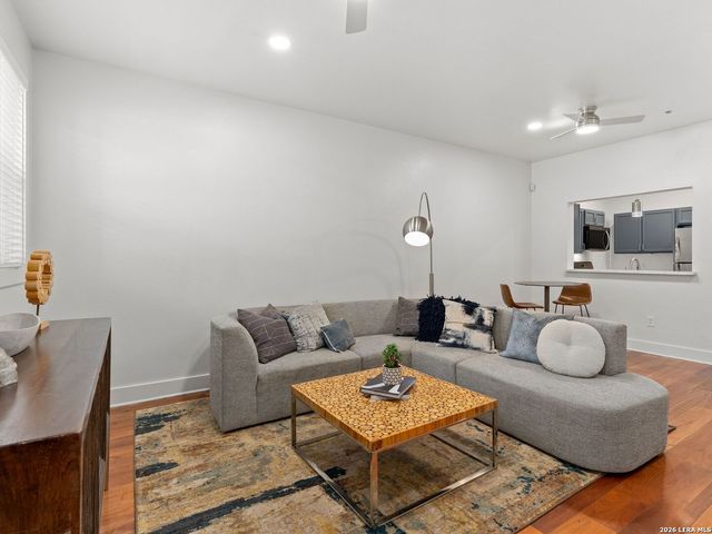 400 E Guenther St Unit 1102, San Antonio, TX 78210