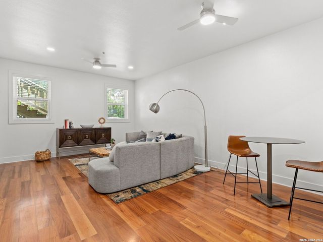 400 E Guenther St Unit 1102, San Antonio, TX 78210
