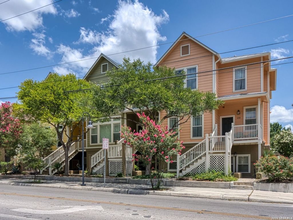 400 E Guenther St Unit 1102, San Antonio, TX 78210