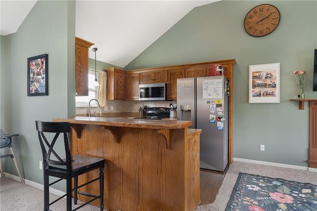 101 Bridgeport Drive, Smithville, MO 64089
