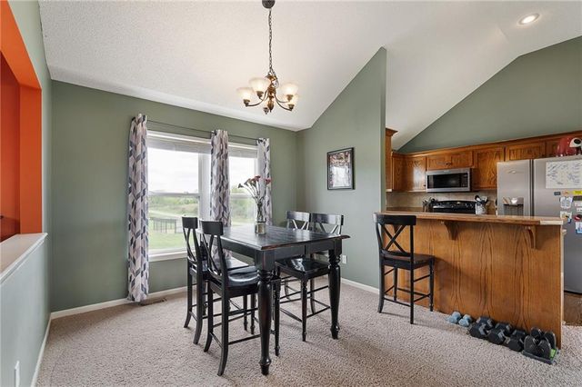 101 Bridgeport Drive, Smithville, MO 64089
