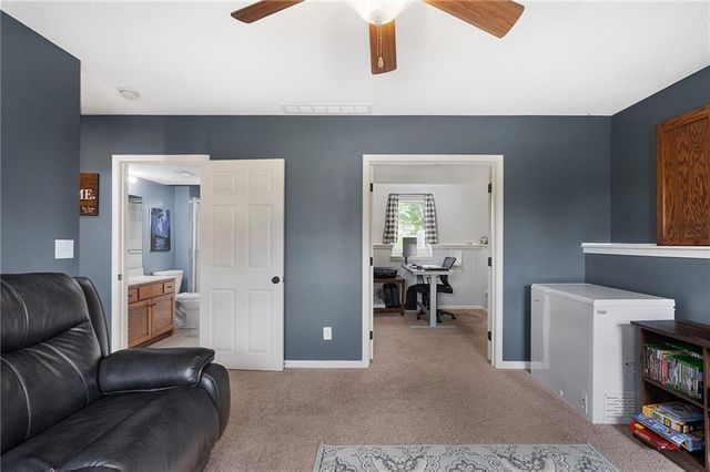 101 Bridgeport Drive, Smithville, MO 64089