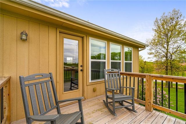 101 Bridgeport Drive, Smithville, MO 64089