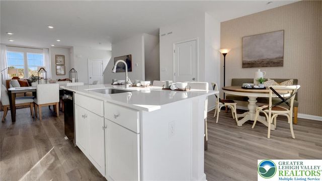 8206 Alexander Court, Upper Macungie Twp, PA 18031