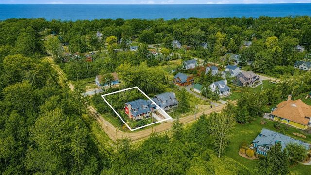 3048 Park Drive, Douglas, MI 49406