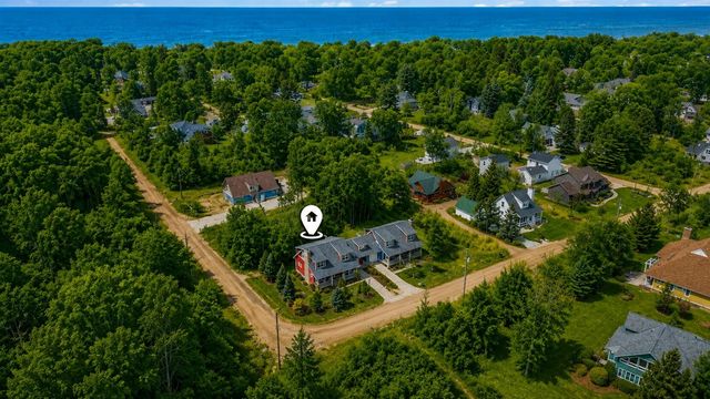 3048 Park Drive, Douglas, MI 49406