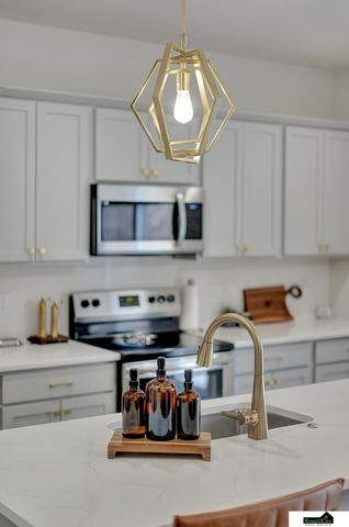 6200 Franciscan Drive, Lincoln, NE 68526