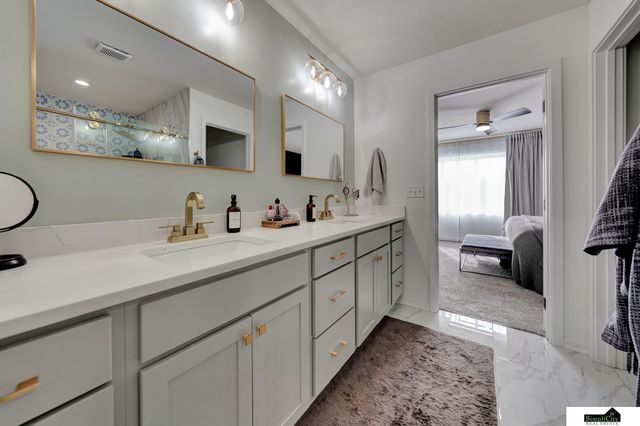 6200 Franciscan Drive, Lincoln, NE 68526