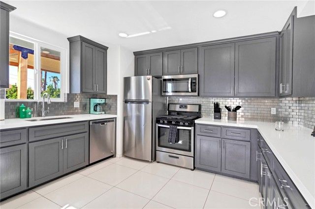 2144 E Rogers, Palm Springs, CA 92262