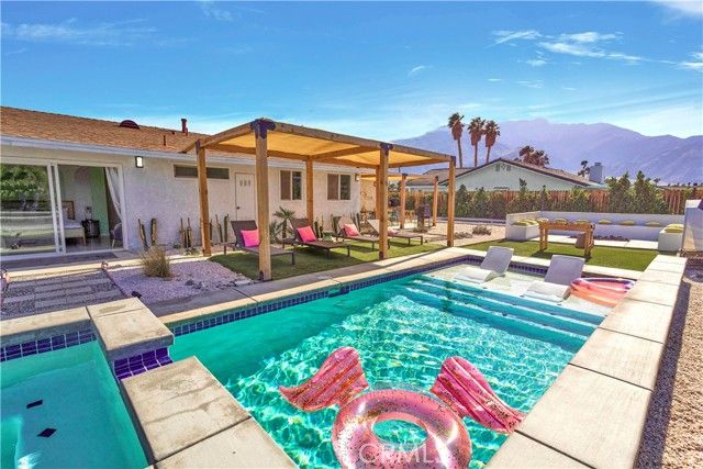 2144 E Rogers, Palm Springs, CA 92262