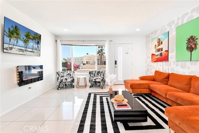 2144 E Rogers, Palm Springs, CA 92262