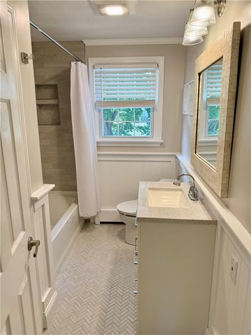 114 Hopeworth Avenue, Bristol, RI 02809