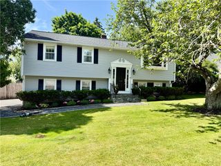 114 Hopeworth Avenue, Bristol, RI 02809
