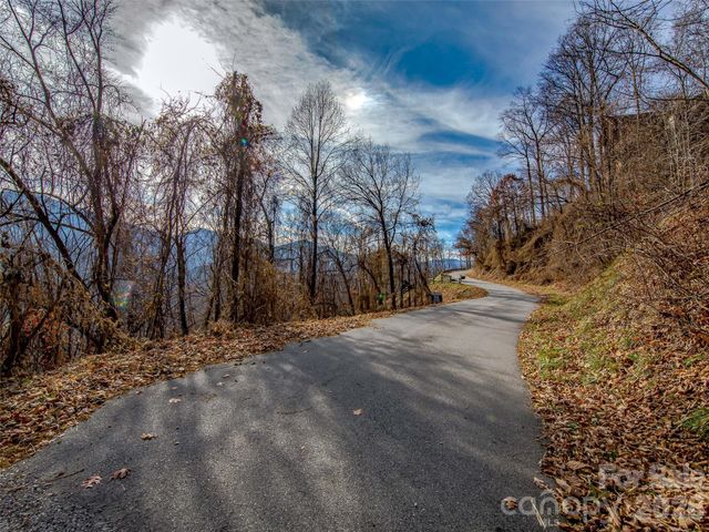 39 Grandview Cliff Heights, Maggie Valley, NC 28751