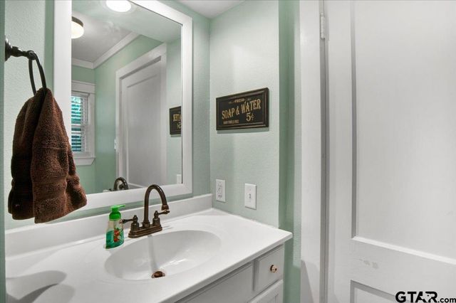 13926 State Highway 64 E, Tyler, TX 75707