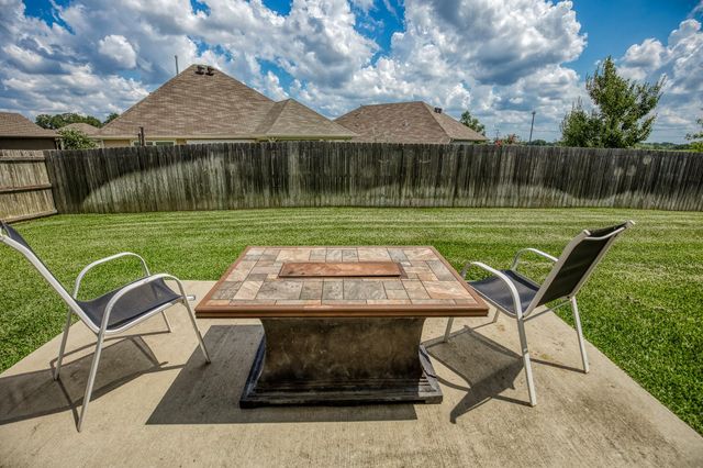 1011 Harvest Lane, Brenham, TX 77833