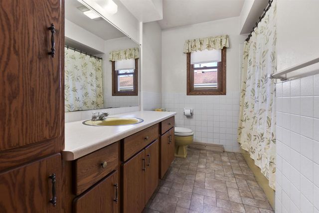 421 MANHATTAN STREET, Chilton, WI 53014