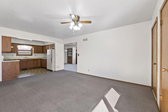 421 MANHATTAN STREET, Chilton, WI 53014