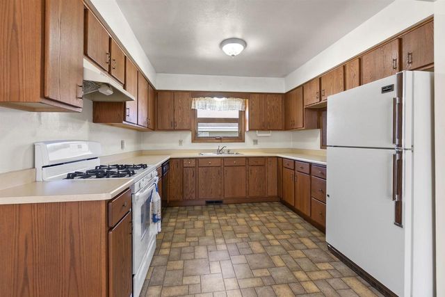 421 MANHATTAN STREET, Chilton, WI 53014